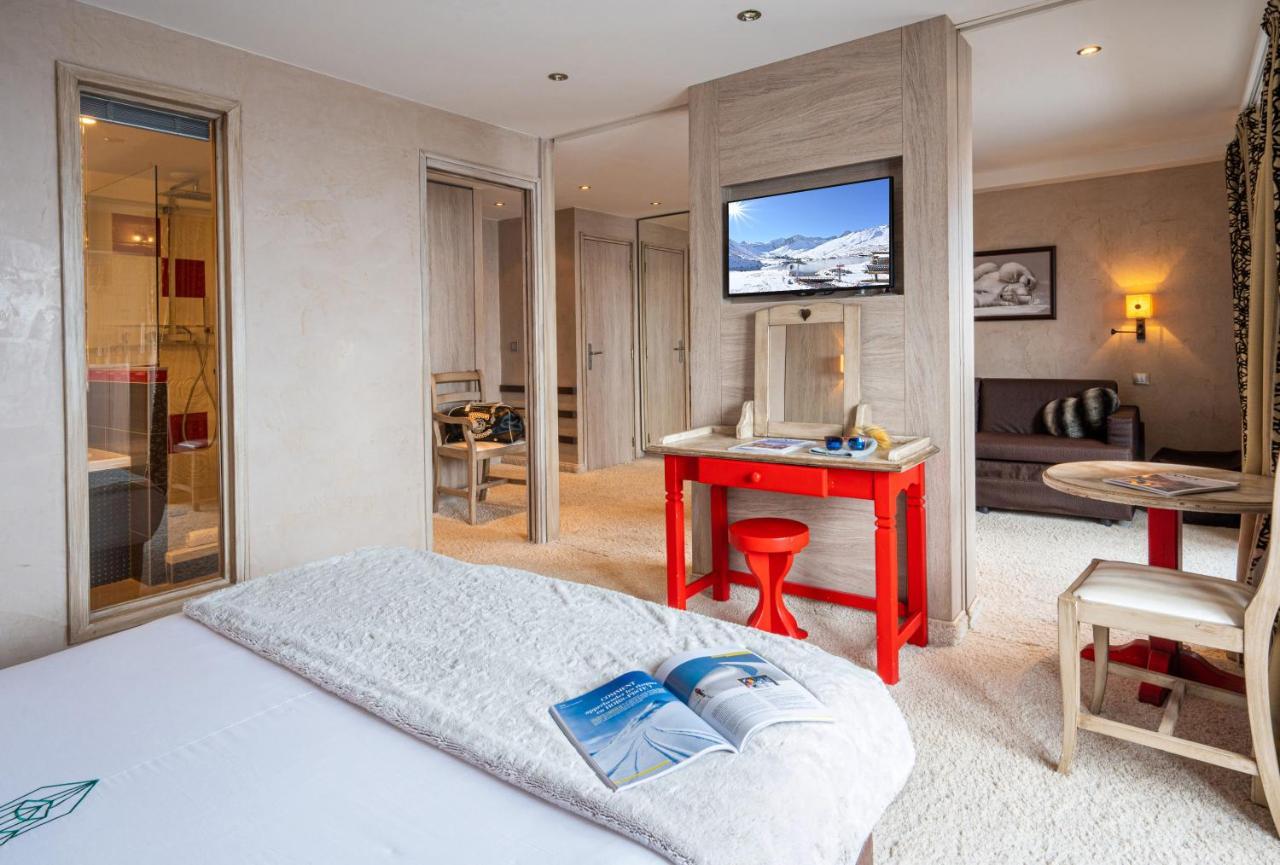 טיגנס Hotel Les Campanules By Les Etincelles מראה חיצוני תמונה