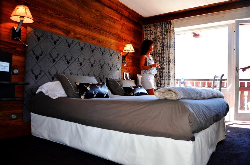 טיגנס Hotel Les Campanules By Les Etincelles מראה חיצוני תמונה